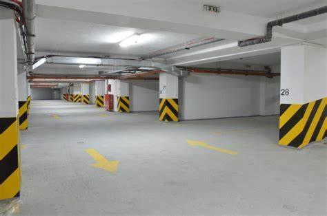 Luxury Apartment Oasis - Free Parking In Garage Split Exterior photo